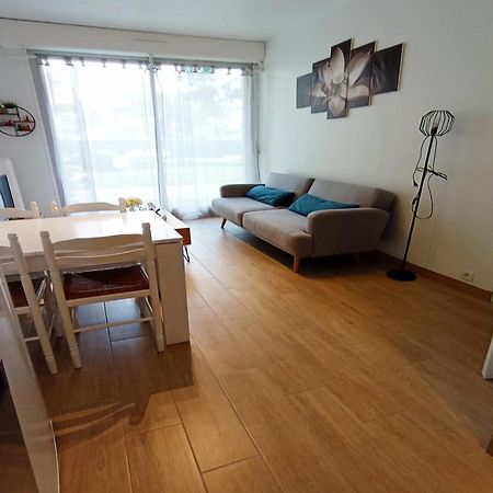 Simplistic Holiday Home In Grandcamp With Garden Eksteriør bilde