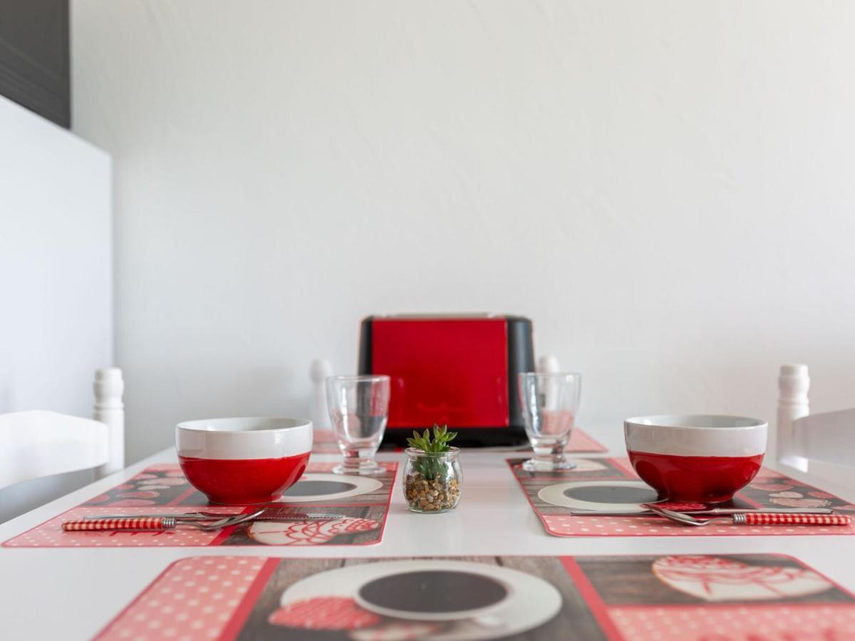 Simplistic Holiday Home In Grandcamp With Garden Eksteriør bilde